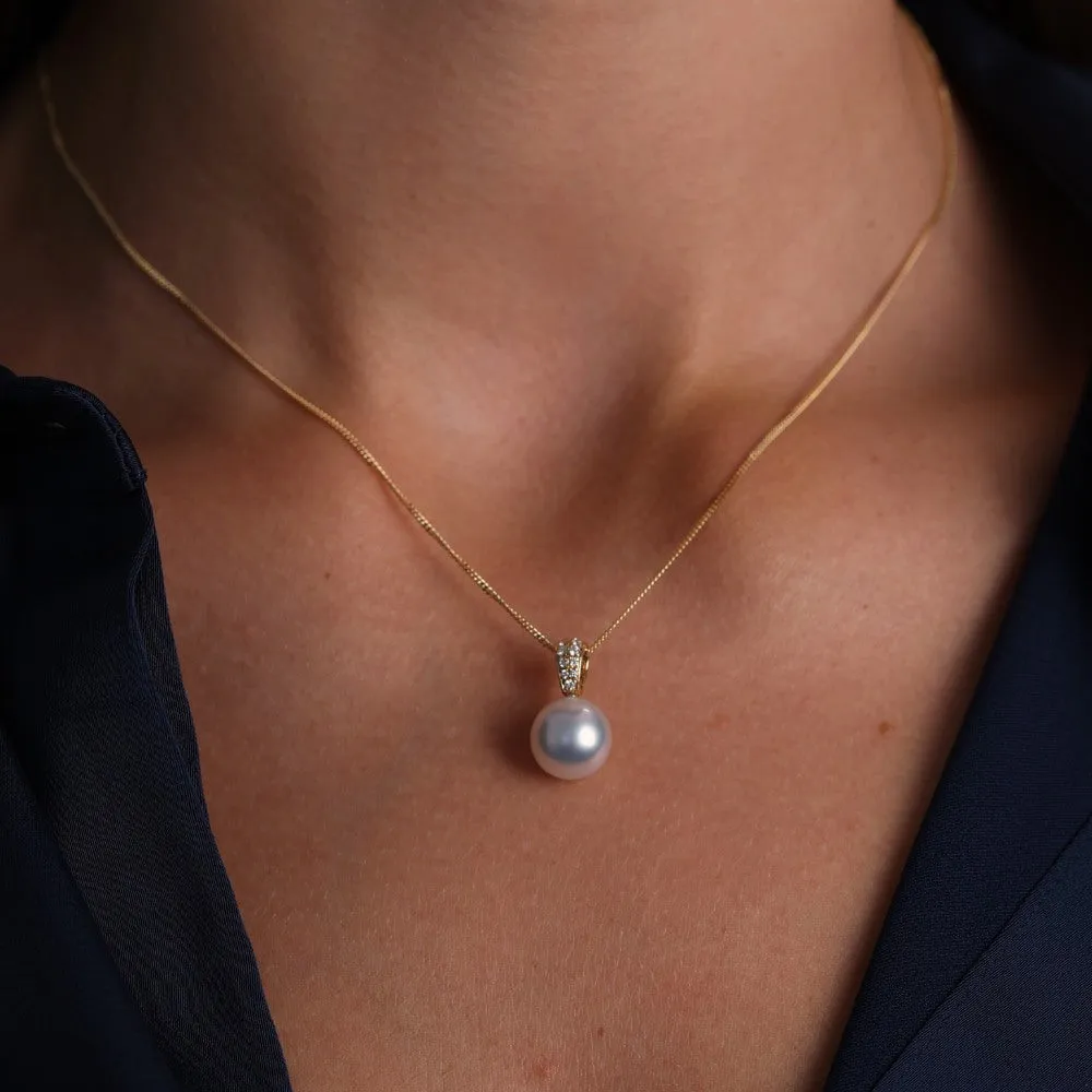 18ct Yellow Gold Diamond Loop with Pearl Pendant