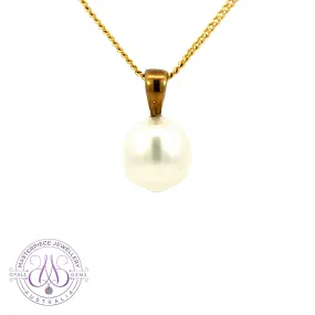 9kt Yellow Gold South Sea Pearl pendant