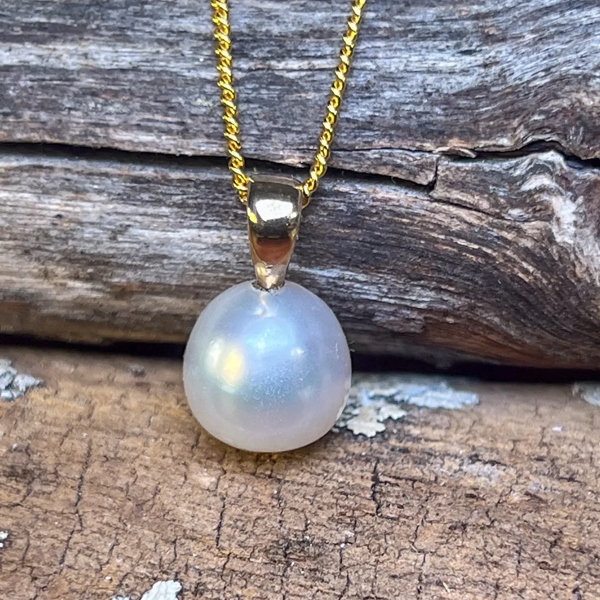 9kt Yellow Gold South Sea Pearl pendant
