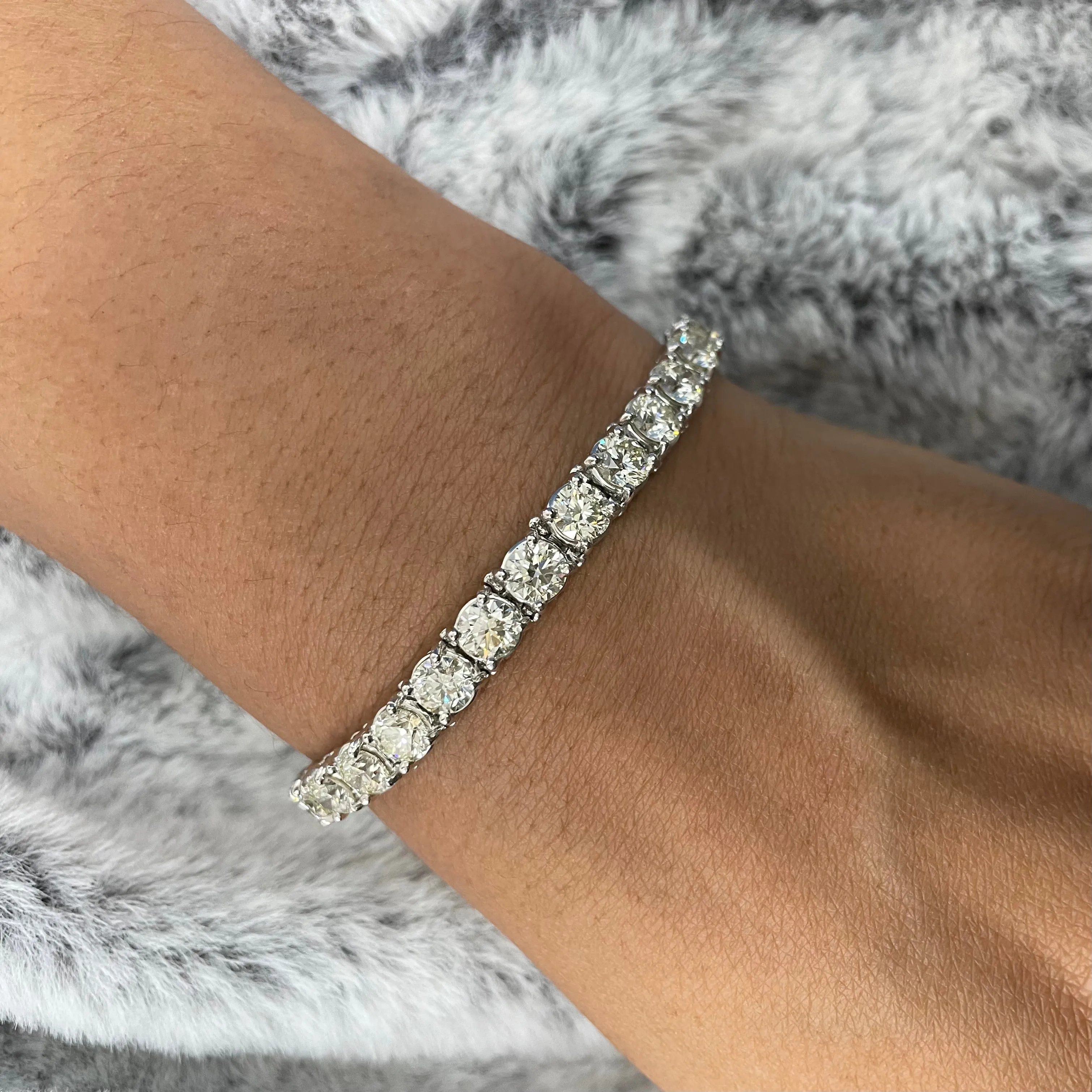 Diamond Tennis Bracelet (15.36 ct Diamonds) in White Gold