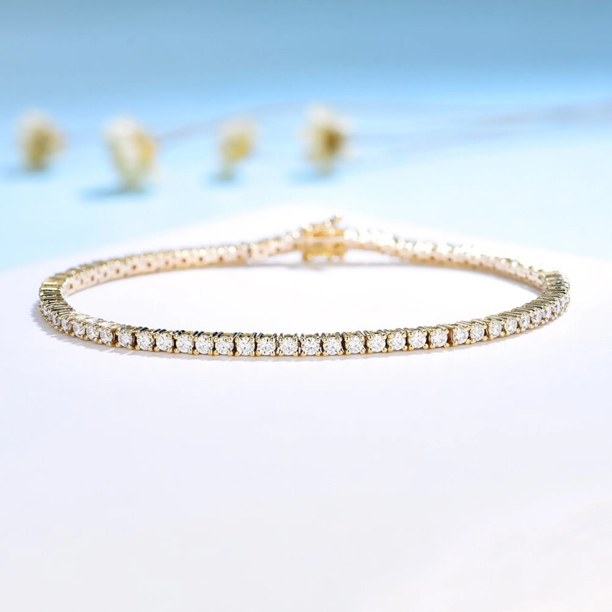Elegant Moissanite Tennis Bracelet: A Sparkling Addition to Your Jewelry Collection