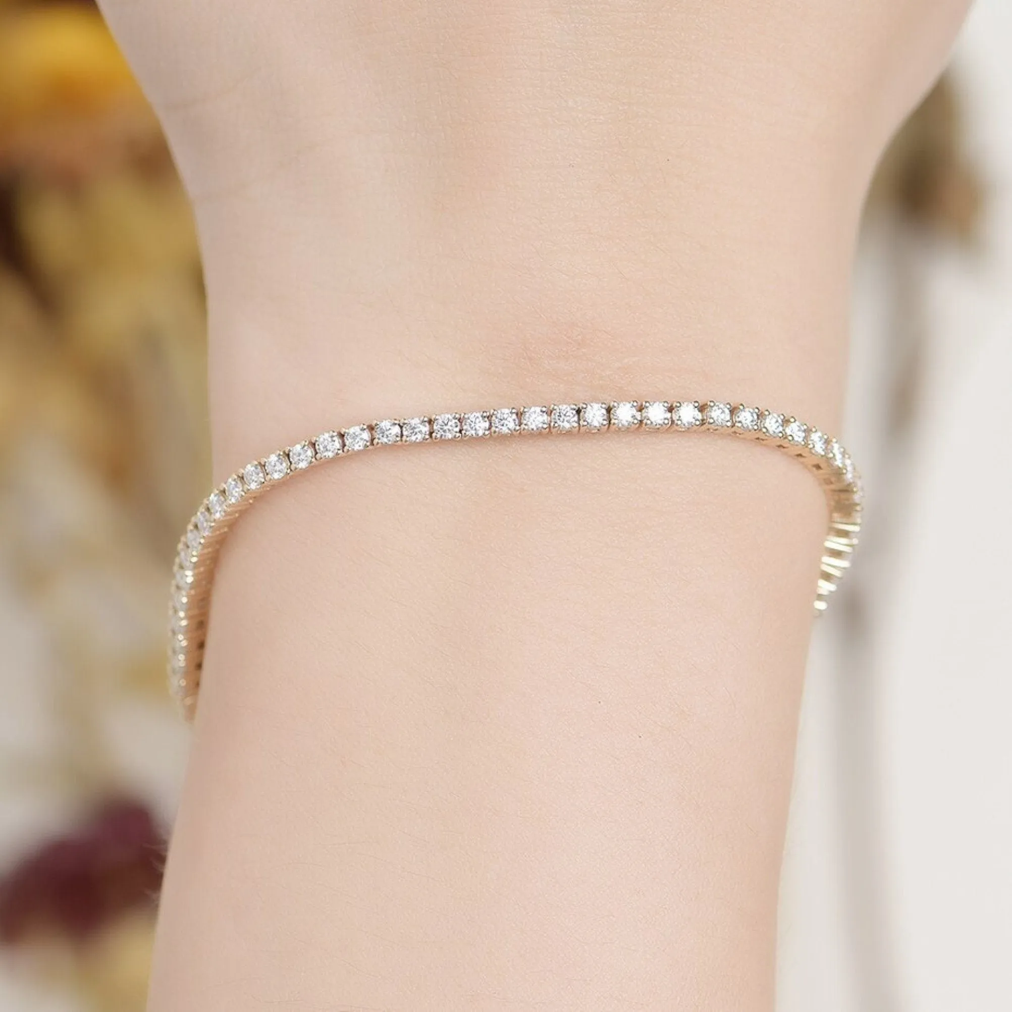 Elegant Moissanite Tennis Bracelet: A Sparkling Addition to Your Jewelry Collection