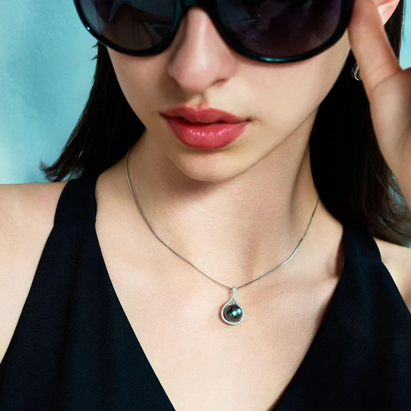 Elegant Tahitian Pearl Necklace WN00619