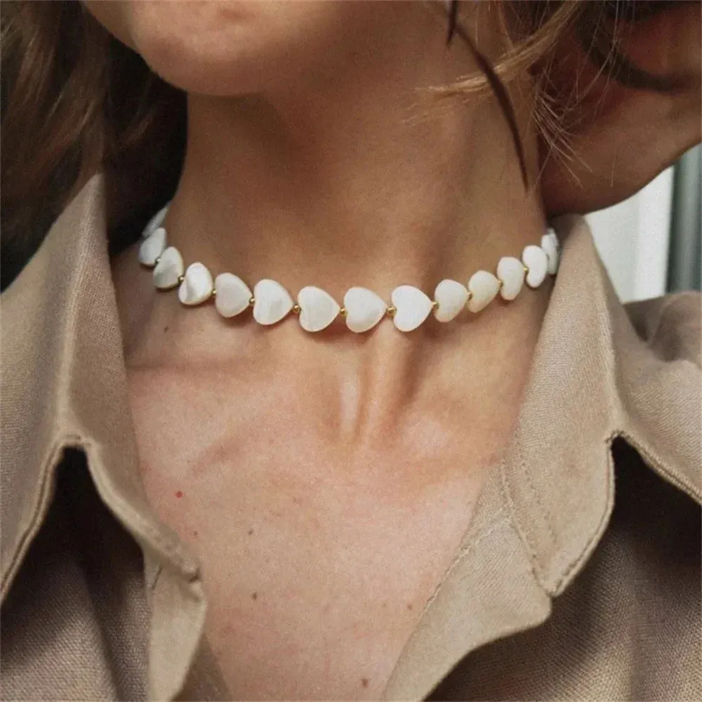 Fashionable Minimalist Black Gallstone Heart-Shaped Necklace