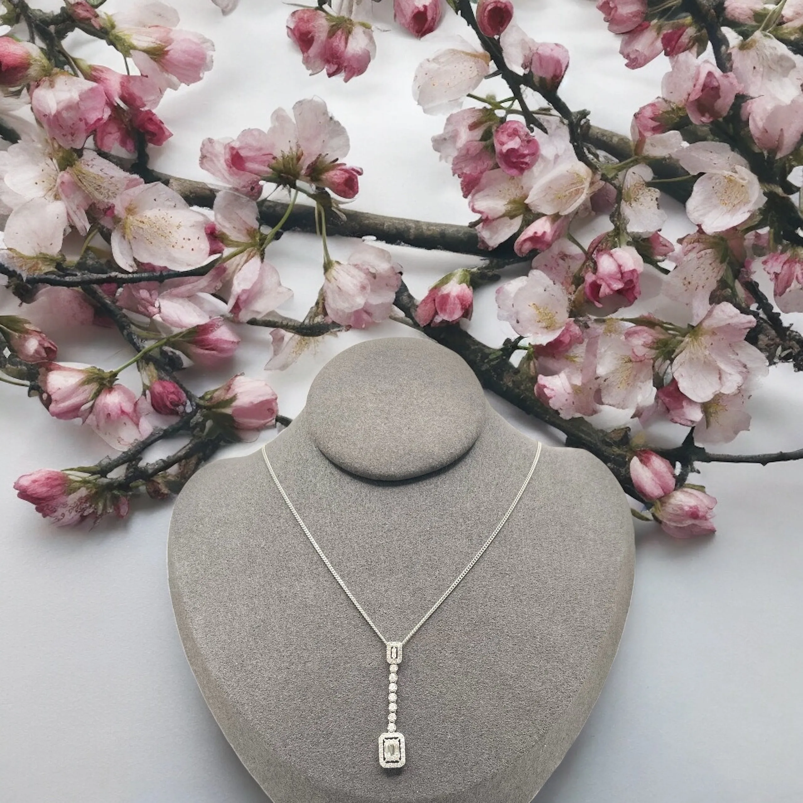 LONG RIZA PENDANT