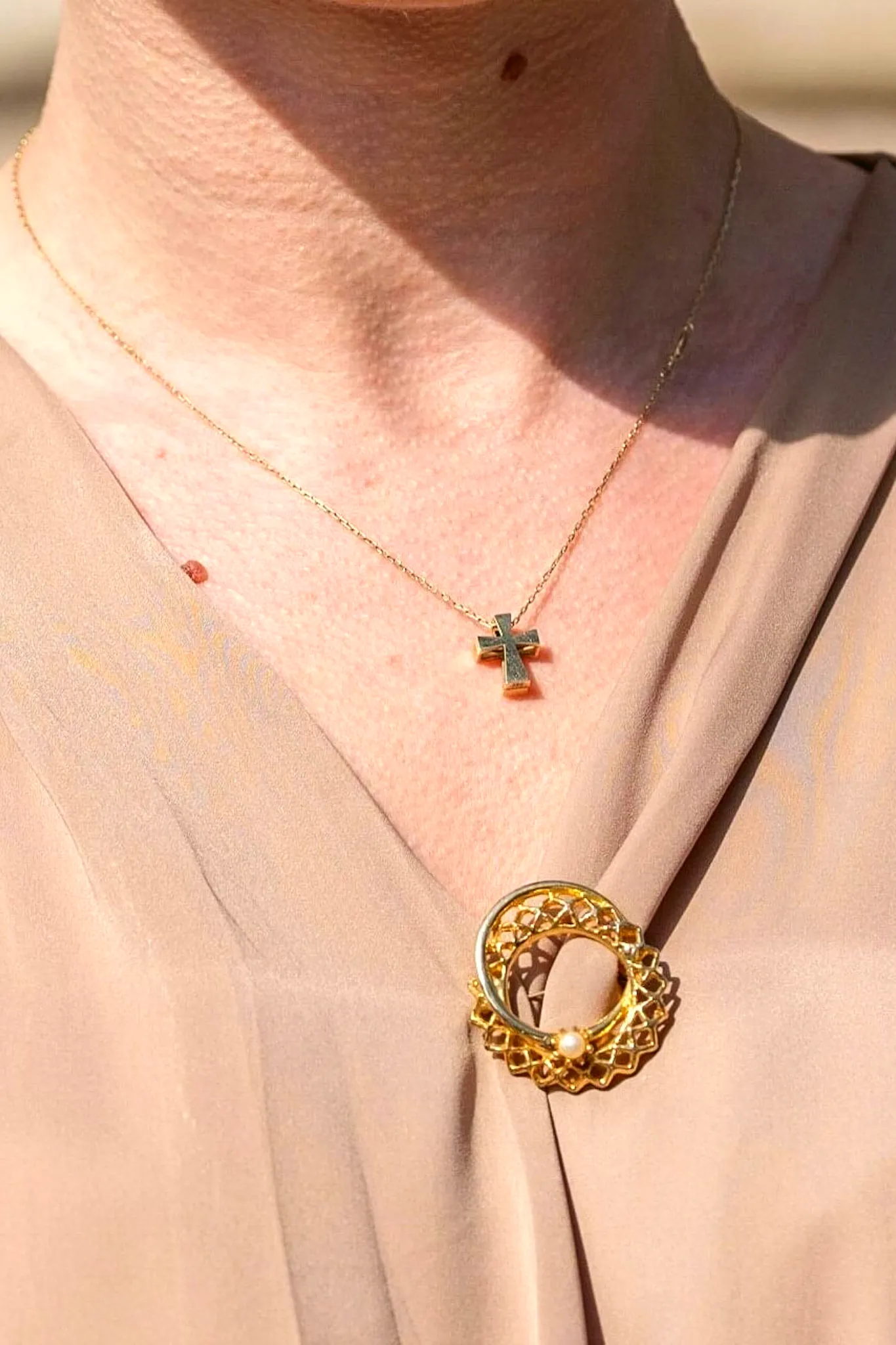 Napier wreath pin with simulated pearls
