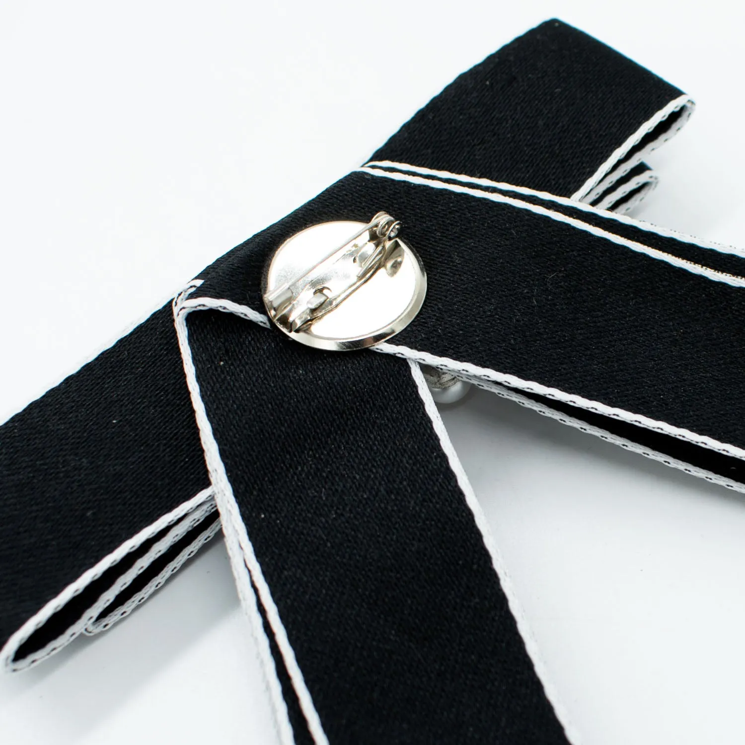 Pearl Dainty Bow Tie Brooch White & Black
