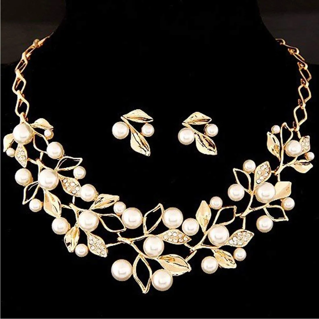 Pearl Studded Necklace Jewellery set with Earrings