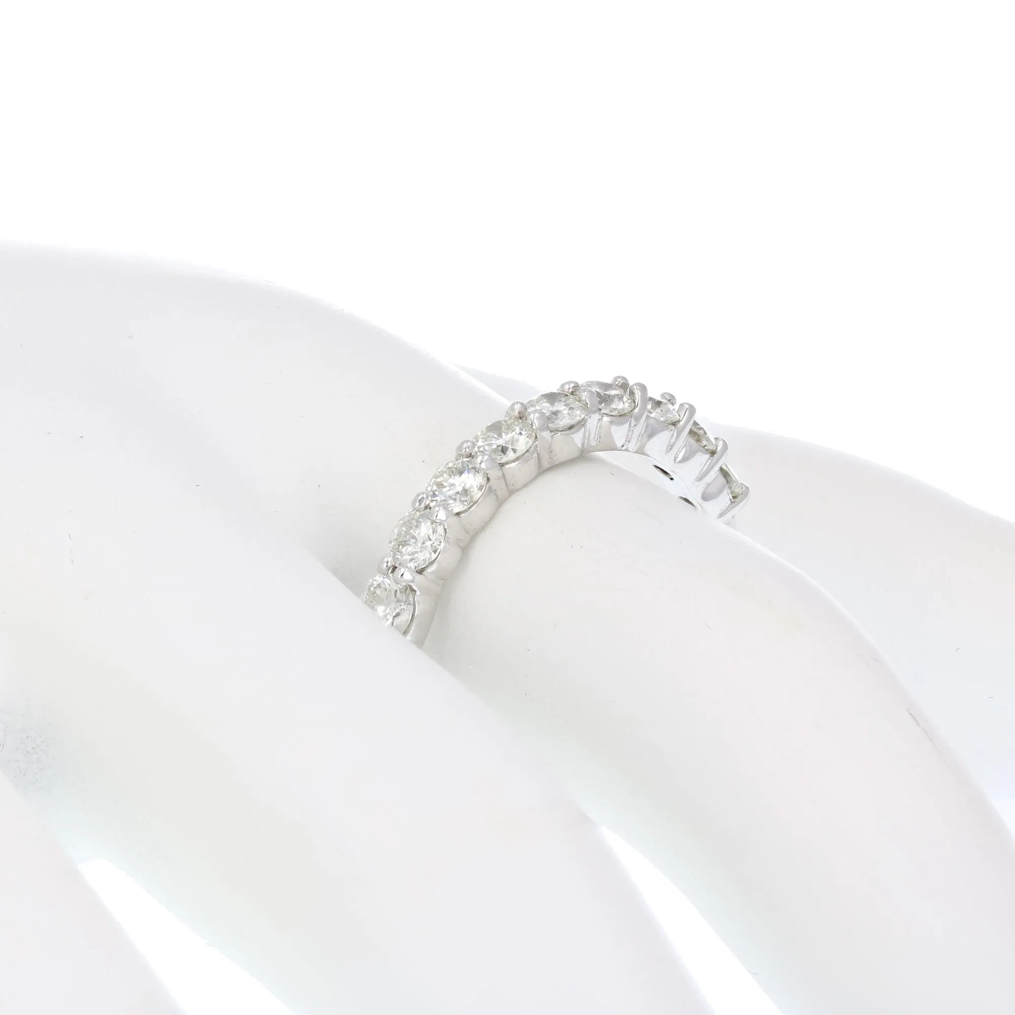 Prong Diamond Wedding Band in 14k Gold