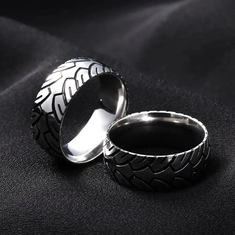 Vintage 8mm Unisex Wedding Band with Car Tire Pattern